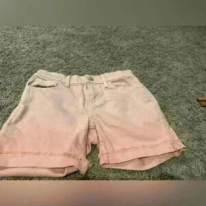 Girls Old Navy pink shorts.